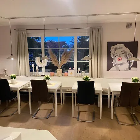 Lovely In Boutique-hotel Velden Oda ve Kahvaltı